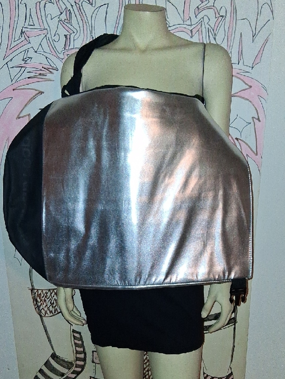 Paco Rabanne Silver Drawstring Pouch With Black Strap - Picture 3 of 7